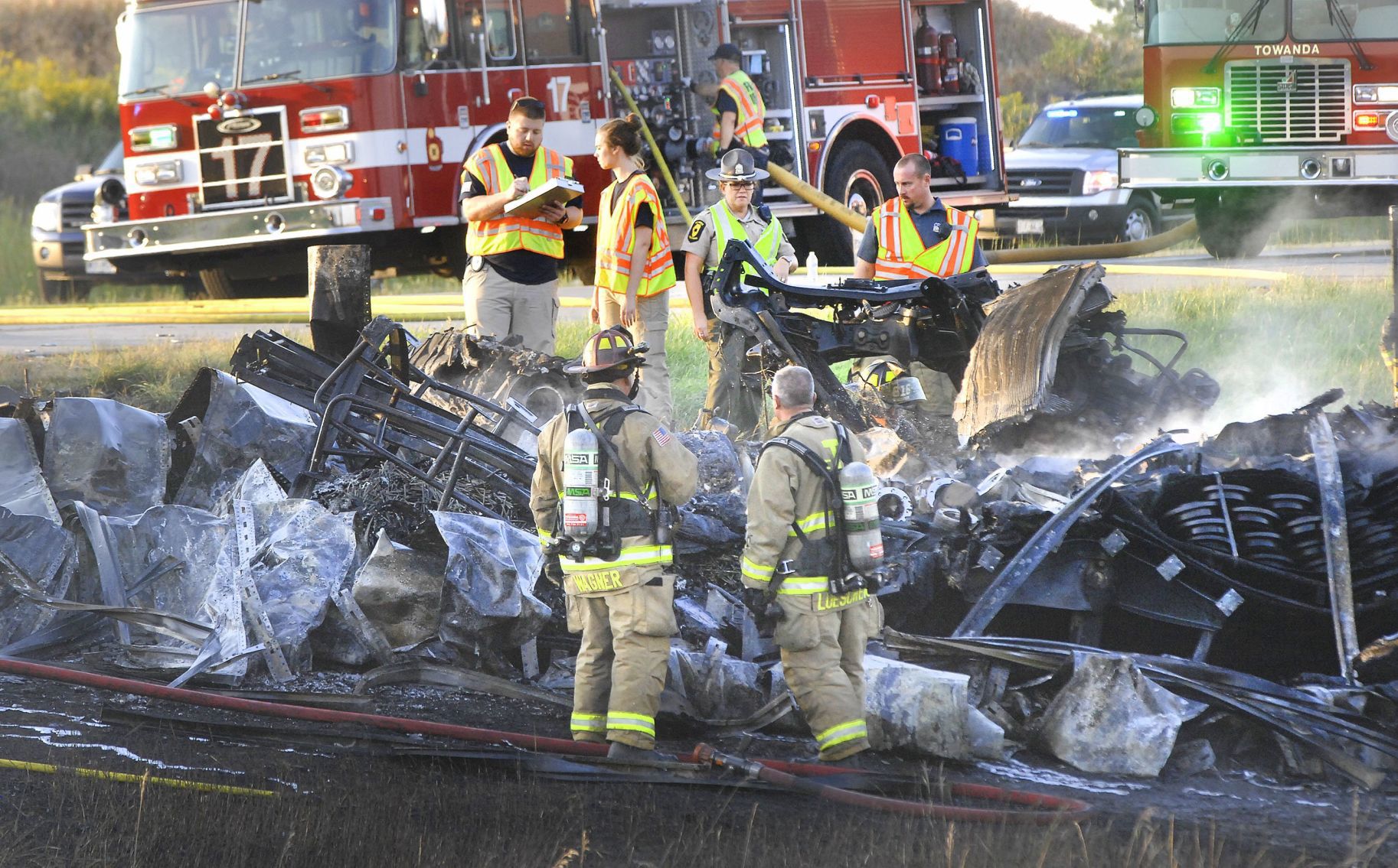 Three die after two semis collide on I-39